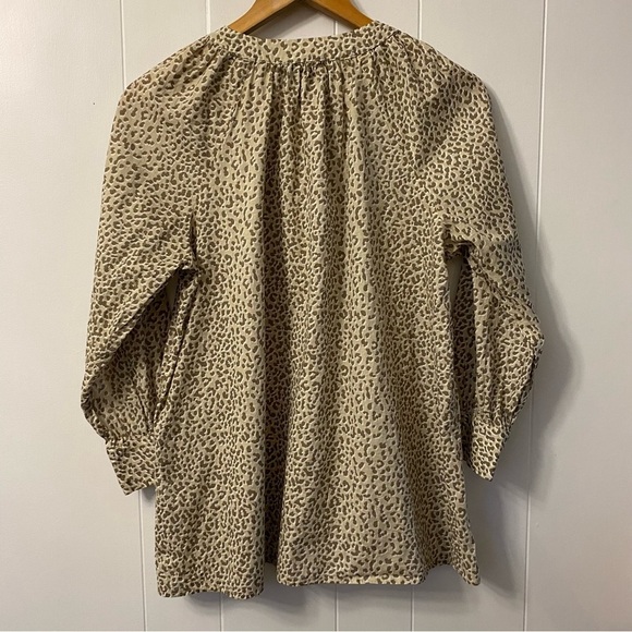 TUCKERNUCK Brannen Light Leopard Blouse Cotton Button Long Sleeve Print Pattern - Picture 7 of 15